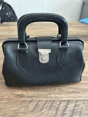 Vintage Black Pebbled Leather Mini Doctors Satchel - Mid Century Gladstone Frame